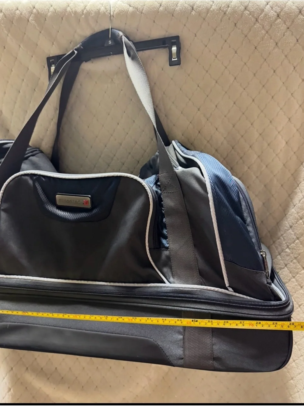 Swiss Tech spacious duffel